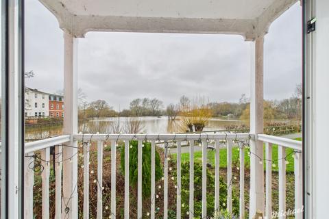 2 bedroom flat for sale, Guillemot Way, Aylesbury