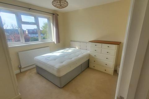 undefined, Whalebone Lane North, Romford RM6