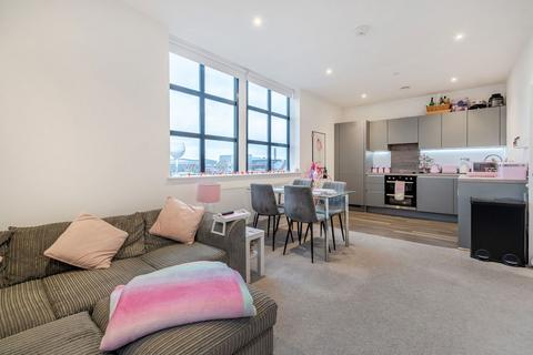 2 bedroom flat for sale, Lilly Court, Fullbrook Drive Basingstoke RG21 6AW