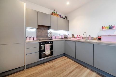 2 bedroom flat for sale, Lilly Court, Fullbrook Drive Basingstoke RG21 6AW