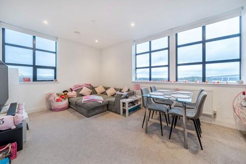 2 bedroom flat for sale, Lilly Court, Fullbrook Drive Basingstoke RG21 6AW