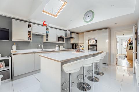 4 bedroom semi-detached house for sale, Cedarwood Drive, Hertfordshire AL4
