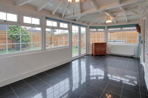 undefined, Woodmere Avenue, Shirley