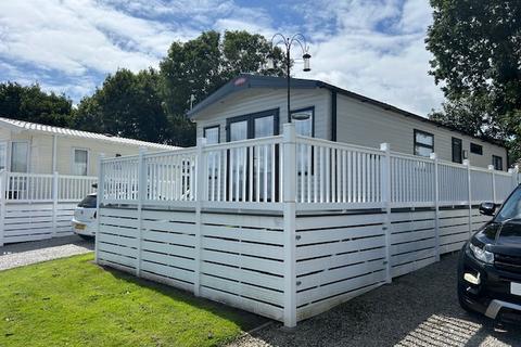 undefined, Crantock TR8