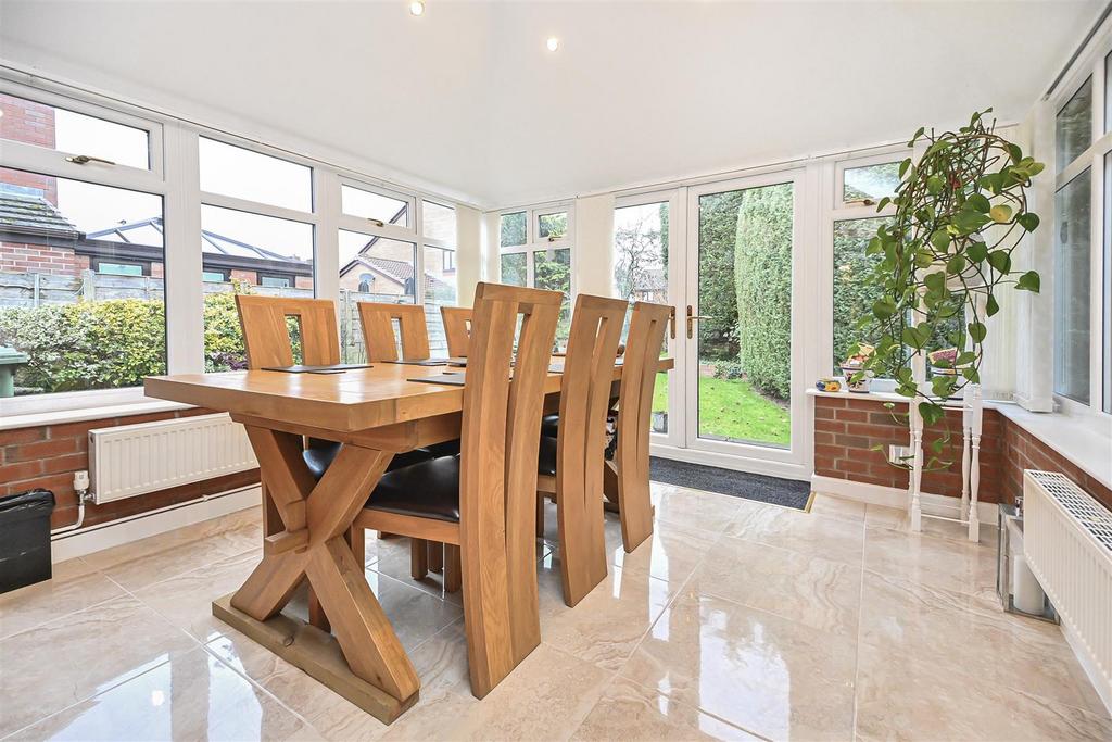 11 Moreton Drive Conservatory (2).jpg