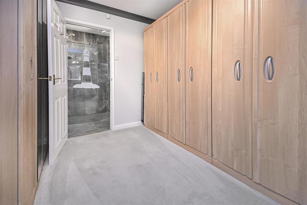 11 Moreton Drive Bedroom 1 (2).jpg