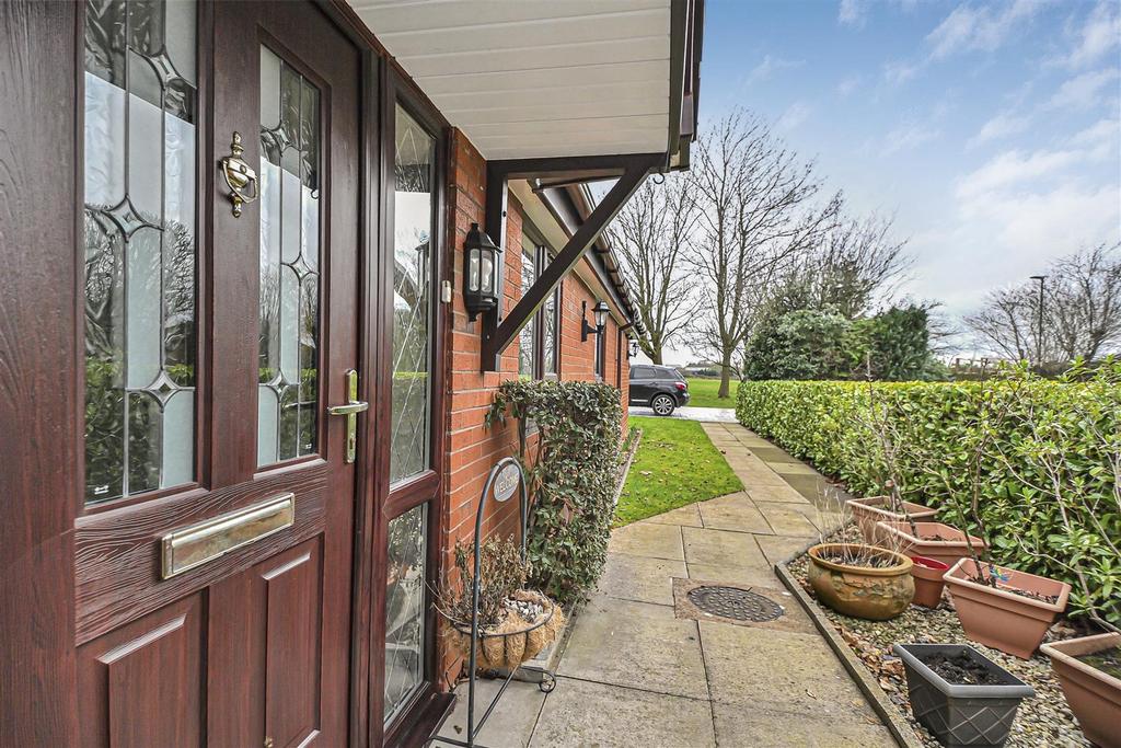 11 Moreton Drive External (3).jpg