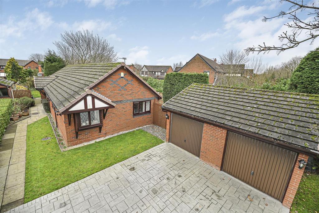 11 Moreton Drive External (10).jpg