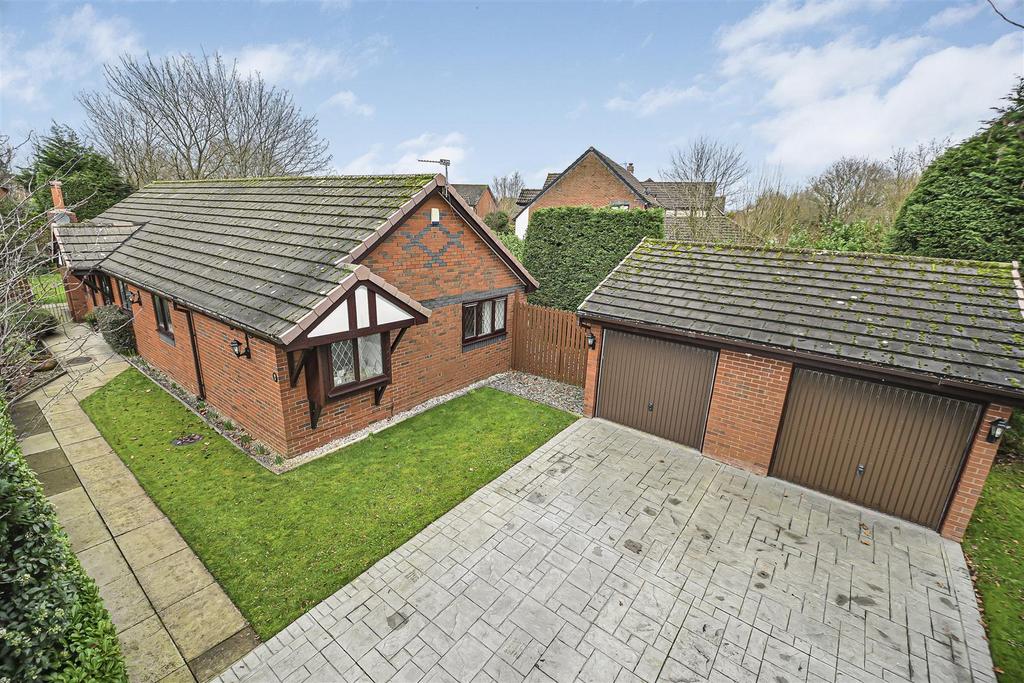 11 Moreton Drive External (11).jpg