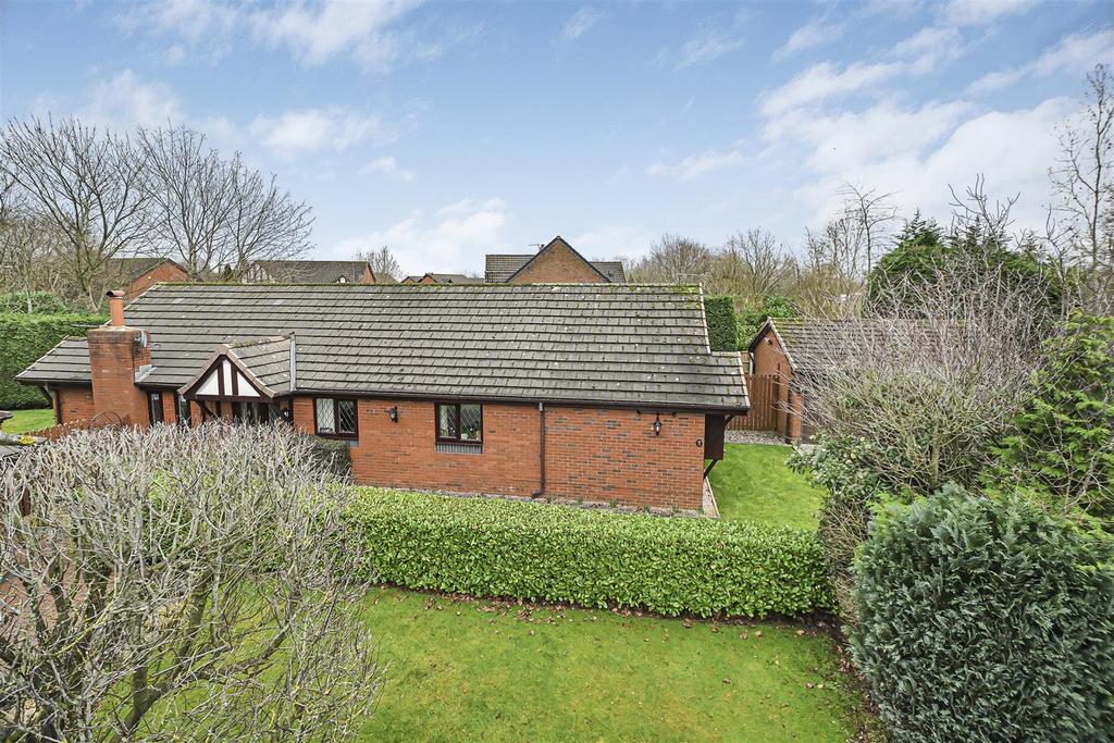 11 Moreton Drive External (12).jpg