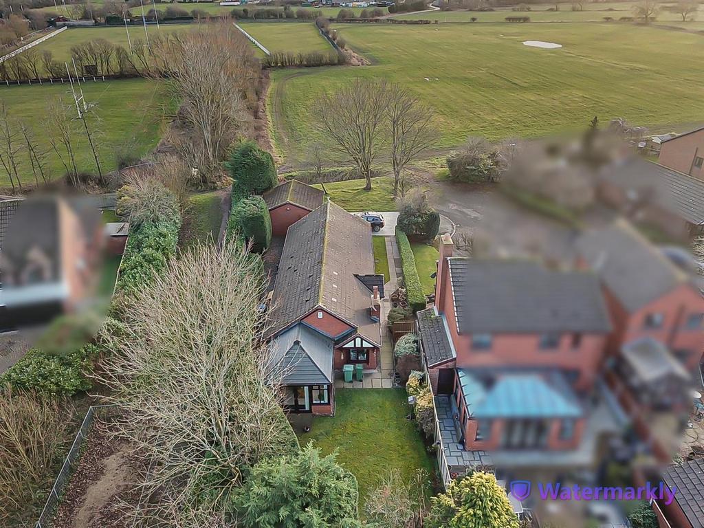 11 Moreton Drive Aerial (1).jpg