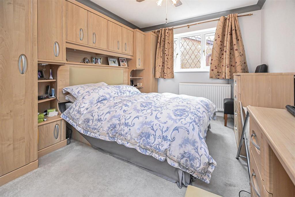 11 Moreton Drive Bedroom 1 (3).jpg