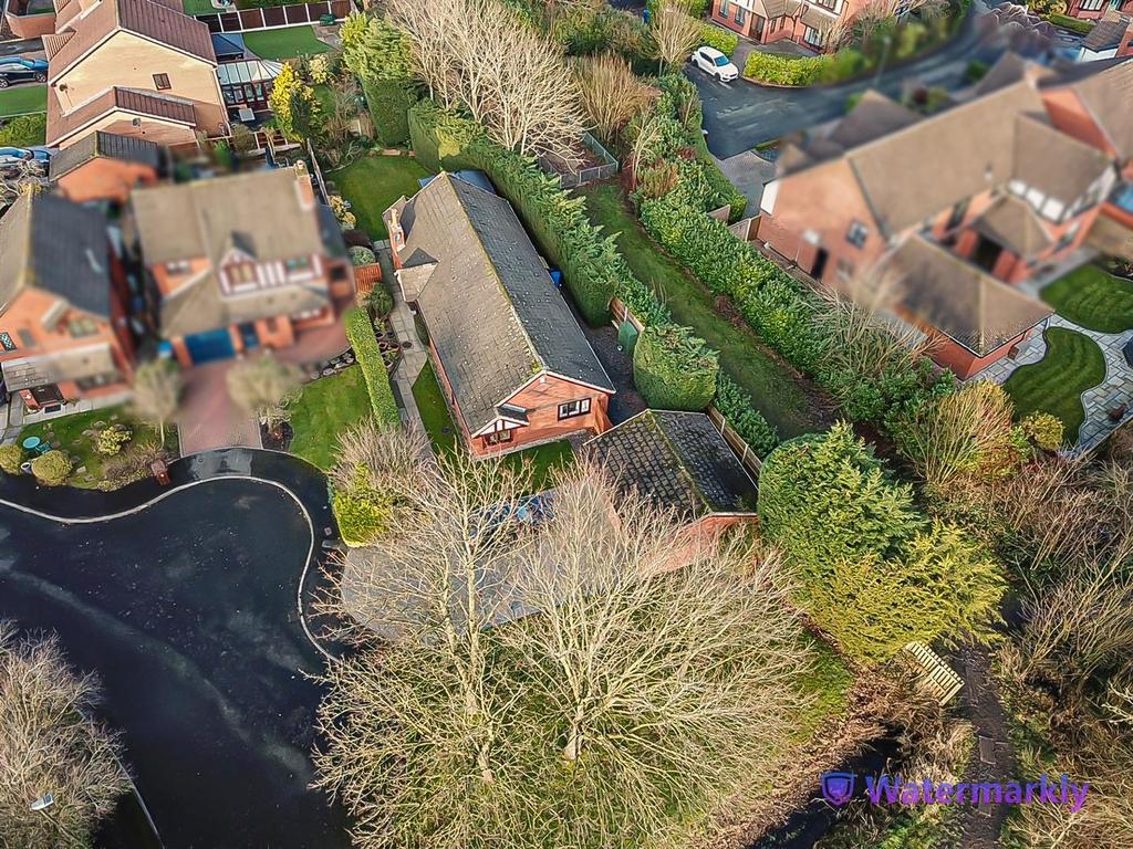 11 Moreton Drive Aerial (7).jpg