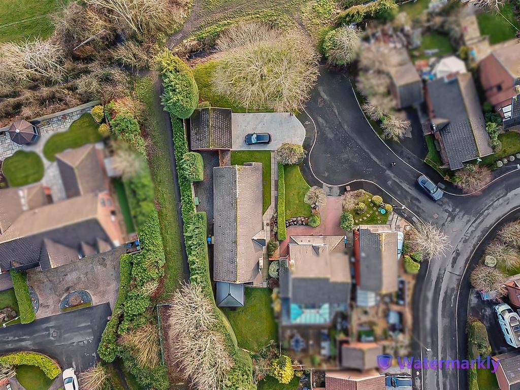 11 Moreton Drive Aerial (8).jpg