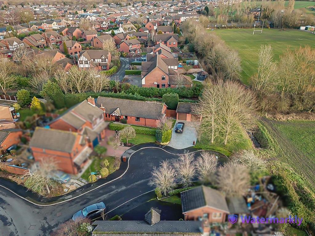 11 Moreton Drive Aerial (9).jpg