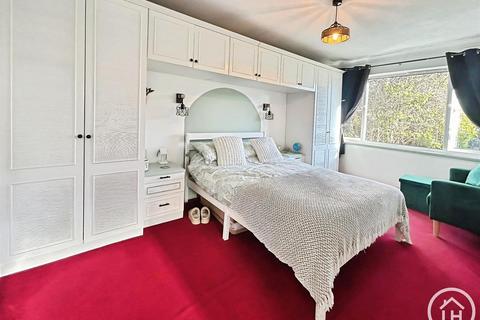 2 bedroom detached bungalow for sale, Bay View Gardens, Leysdown