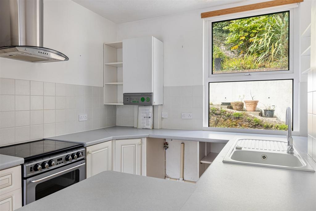 A09 - 23 Fairview Road Dartmouth, Top Flat - 24082