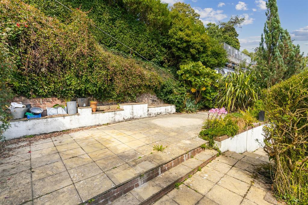 A05 - 23 Fairview Road Dartmouth, Top Flat - 24082