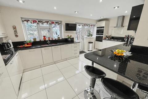 4 bedroom detached house for sale, Bournemouth