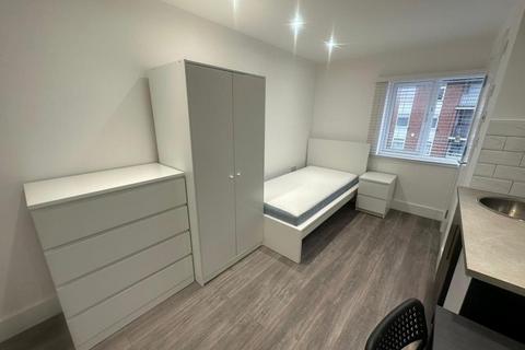 1 bedroom in a flat share to rent, Slough,  Berkshire,  SL1