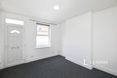 3 bedroom terraced house to rent, Selborne Street, DE24