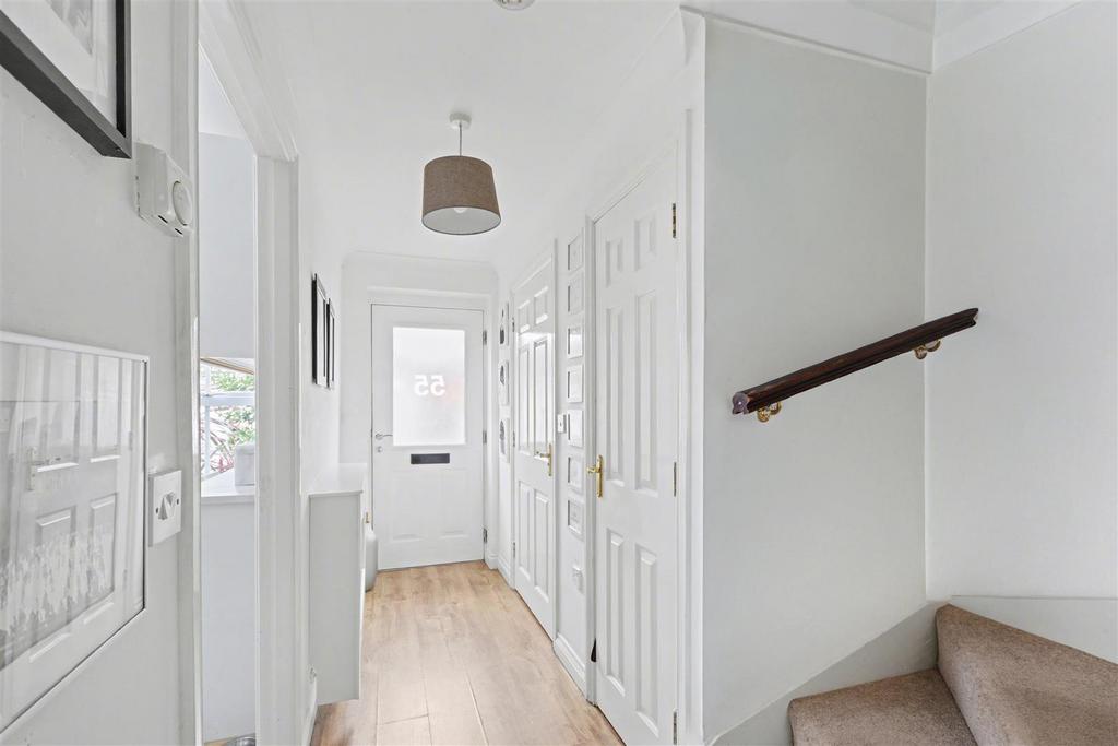 Hallway 1.jpeg