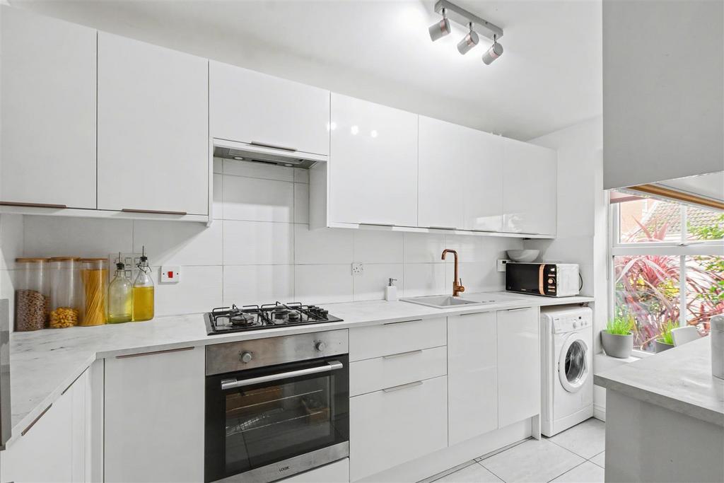 Kitchen 1.jpeg