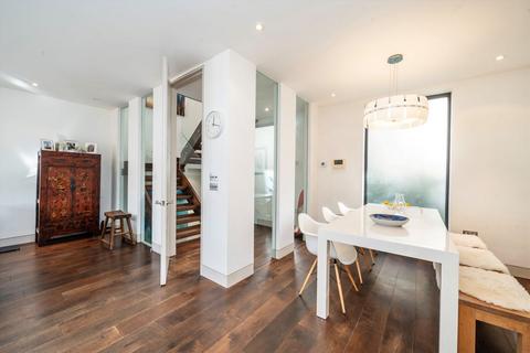 4 bedroom house for sale, Russell Gardens Mews, London W14