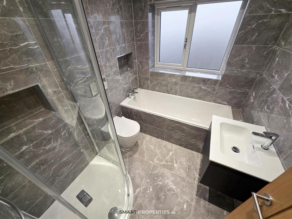Main Bathroom