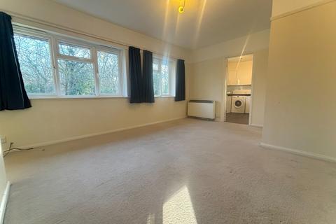 2 bedroom maisonette to rent, Collier Close, Ewell KT19