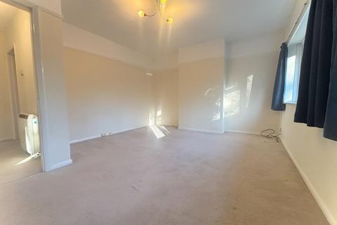 2 bedroom maisonette to rent, Collier Close, Ewell KT19