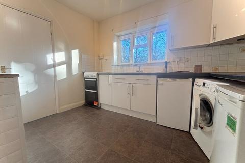 2 bedroom maisonette to rent, Collier Close, Ewell KT19