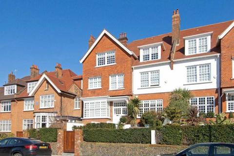 Bracknell Gardens, Hampstead, London, NW3