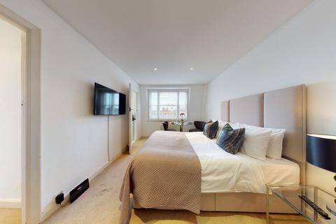 Studio to rent, Hill Street, London W1J