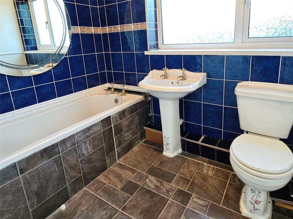 Bath/Shower Room