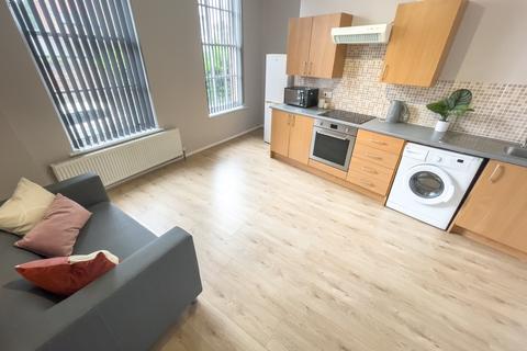 1 bedroom flat to rent, Catharine Street, L8 7NE,