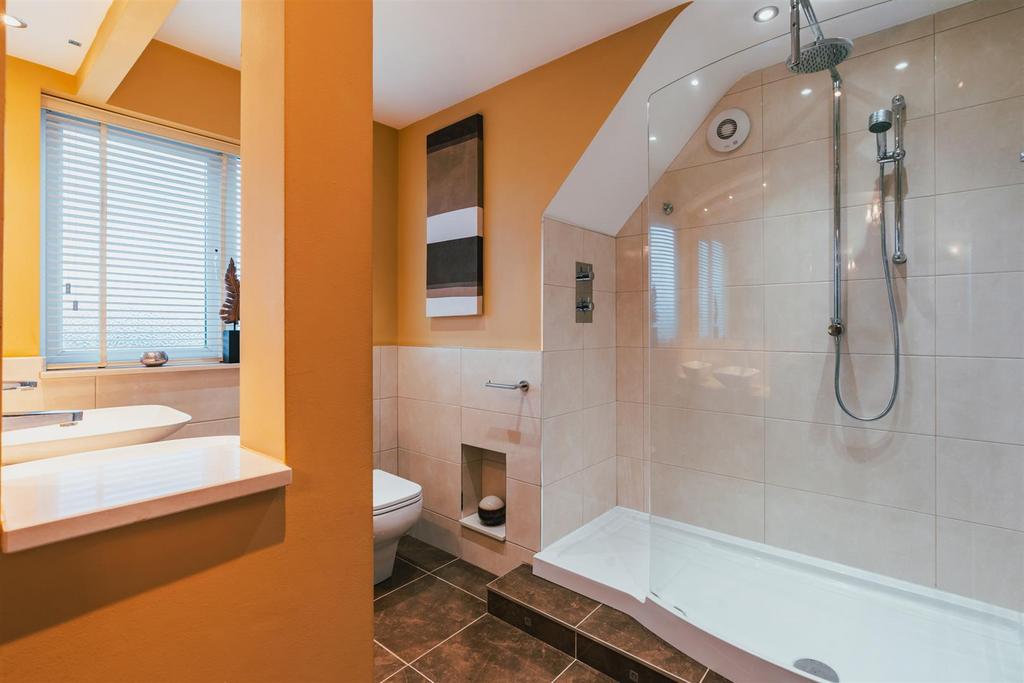 Master En-Suite Shower Room