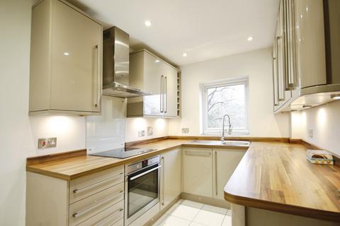 2 bedroom flat to rent, Binfield, Bracknell RG42