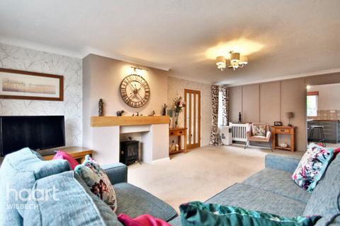 2 bedroom detached bungalow for sale, Gorefield Road, Leverington
