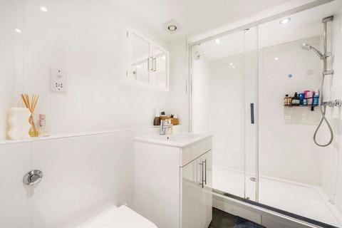 2 bedroom flat for sale, King Edward's Road, London E9