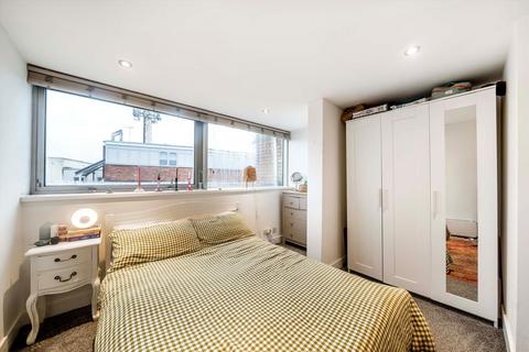 2 bedroom flat for sale, King Edward's Road, London E9
