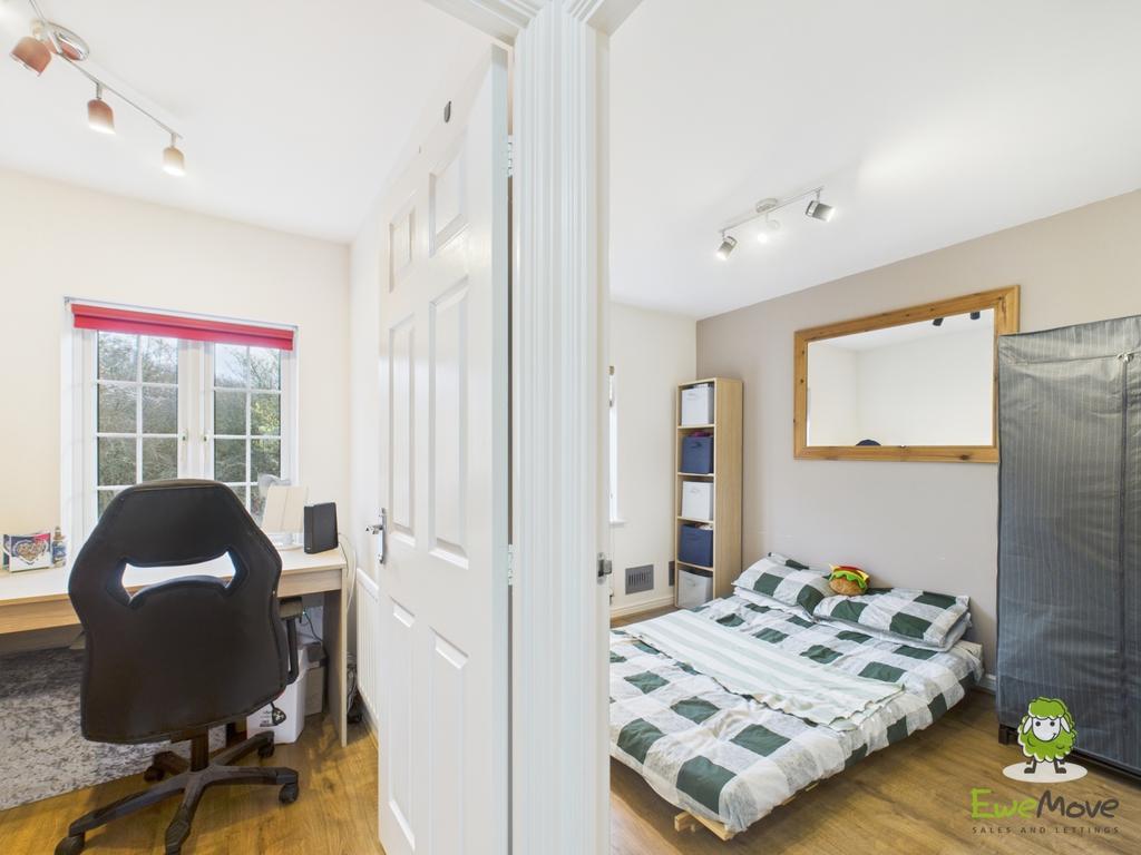 Ewe Move Estate Agents Basingstoke - Whitgift Close