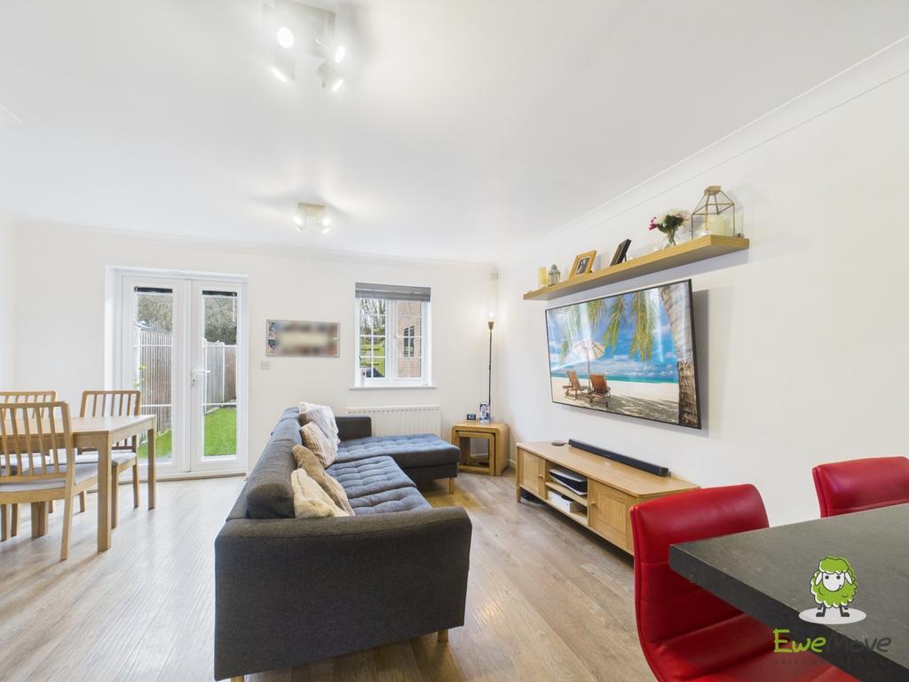 Ewe Move Estate Agents Basingstoke - Whitgift Close