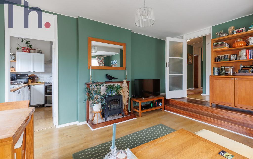 Lounge &amp; Kitchen
