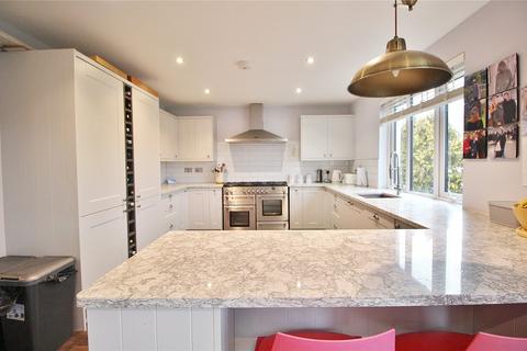 4 bedroom bungalow for sale, Hillview Road, Findon Valley, Worthing, West Sussex, BN14