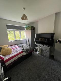 3 bedroom house to rent, Kelso Gardens, University Leeds LS2 9PS