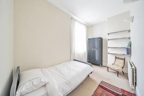 2 bedroom flat to rent, Harvist Road, Queens Park, London, NW6