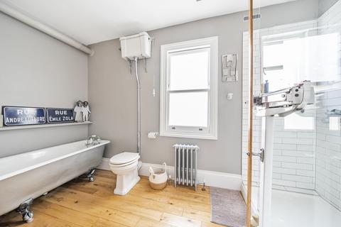 2 bedroom flat to rent, Harvist Road, Queens Park, London, NW6