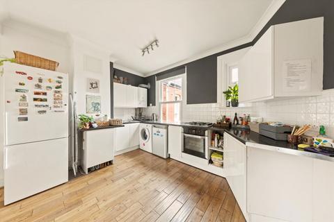3 bedroom flat for sale, Ramsay Road, London W3