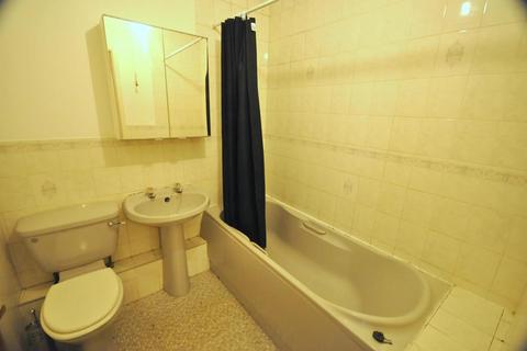 2 bedroom house to rent, The Maltings, Hyde Park, Leeds LS6 1RX